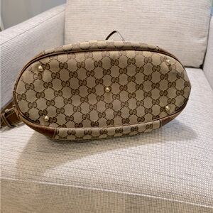 Authentic vintage Gucci bucket bag/ crossbody